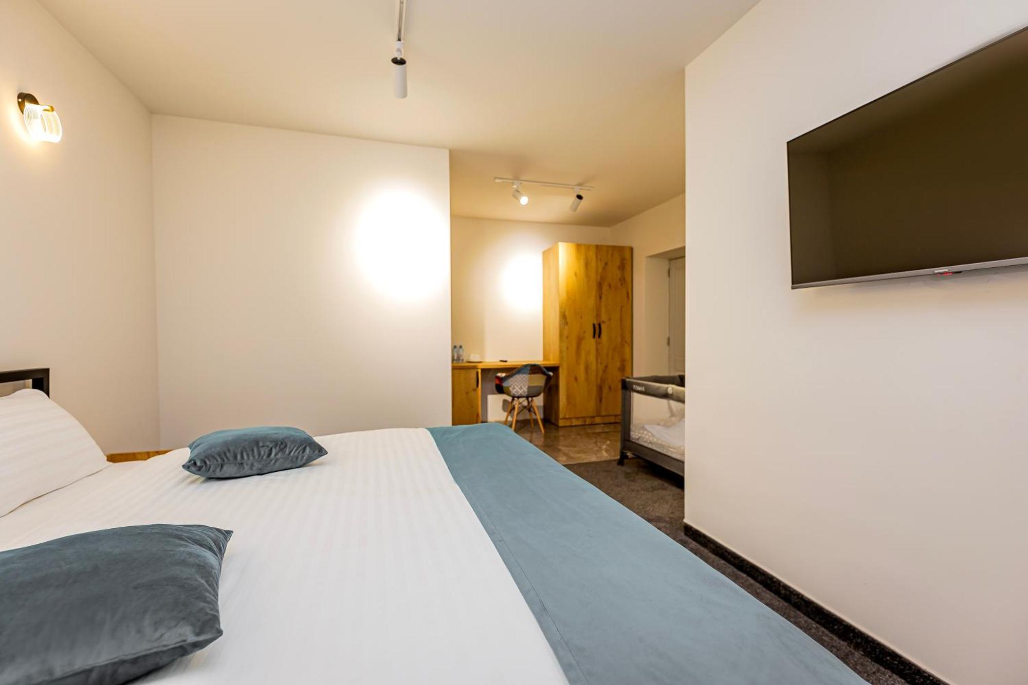Taniqinn Dilijan Hotel Buitenkant foto