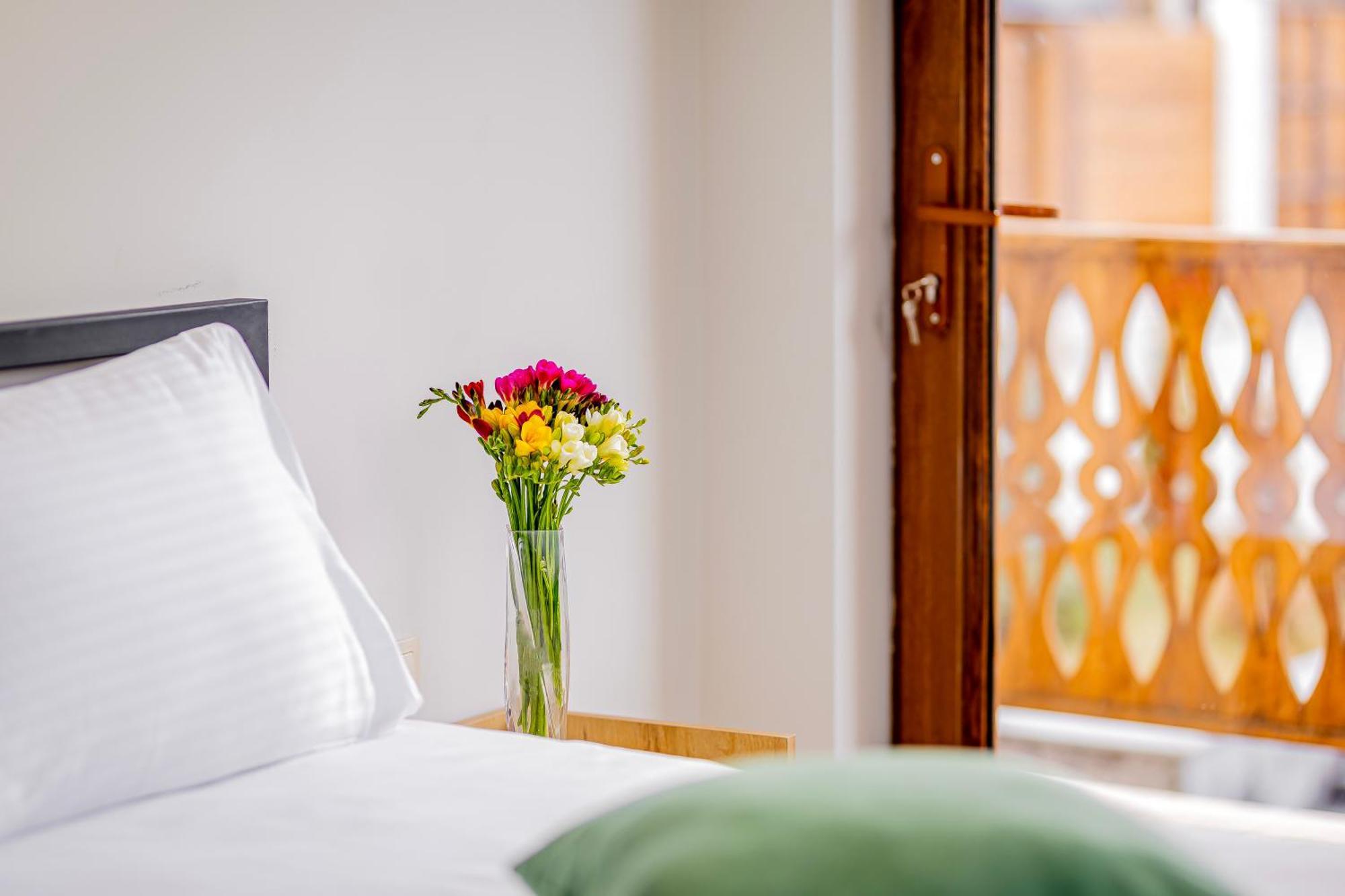Taniqinn Dilijan Hotel Buitenkant foto