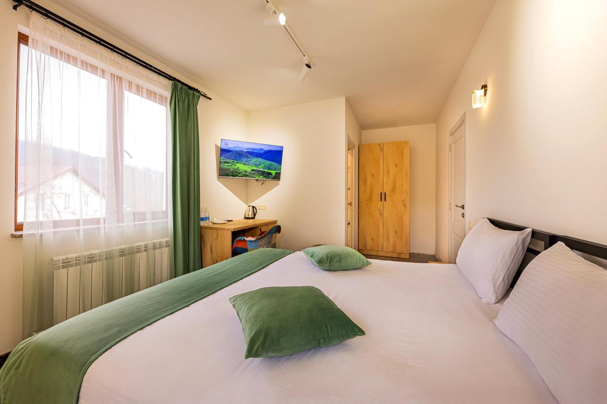 Taniqinn Dilijan Hotel Buitenkant foto