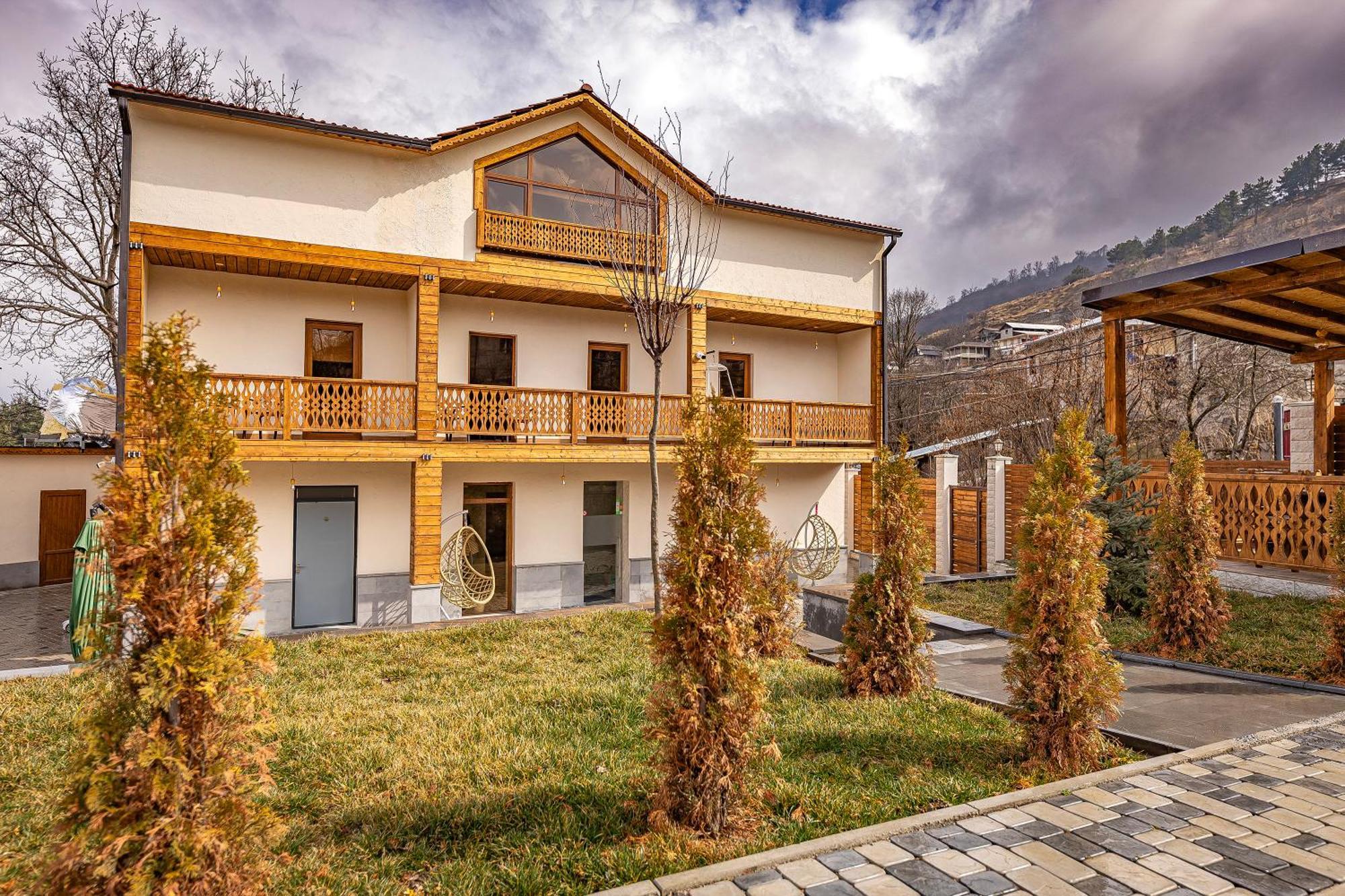 Taniqinn Dilijan Hotel Buitenkant foto