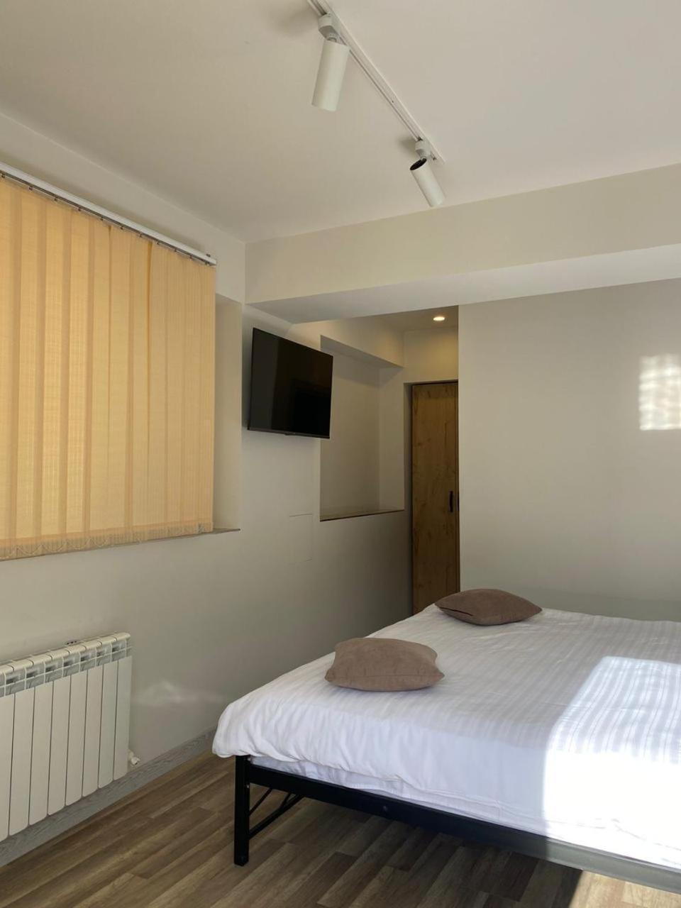 Taniqinn Dilijan Hotel Buitenkant foto