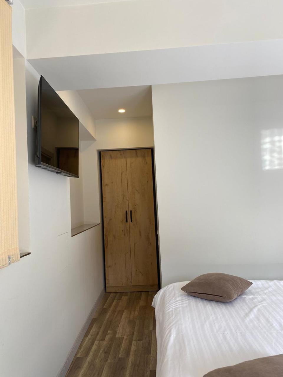 Taniqinn Dilijan Hotel Buitenkant foto